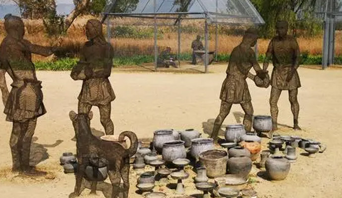 良渚文化雕塑.jpg 良渚文化雕塑.jpg